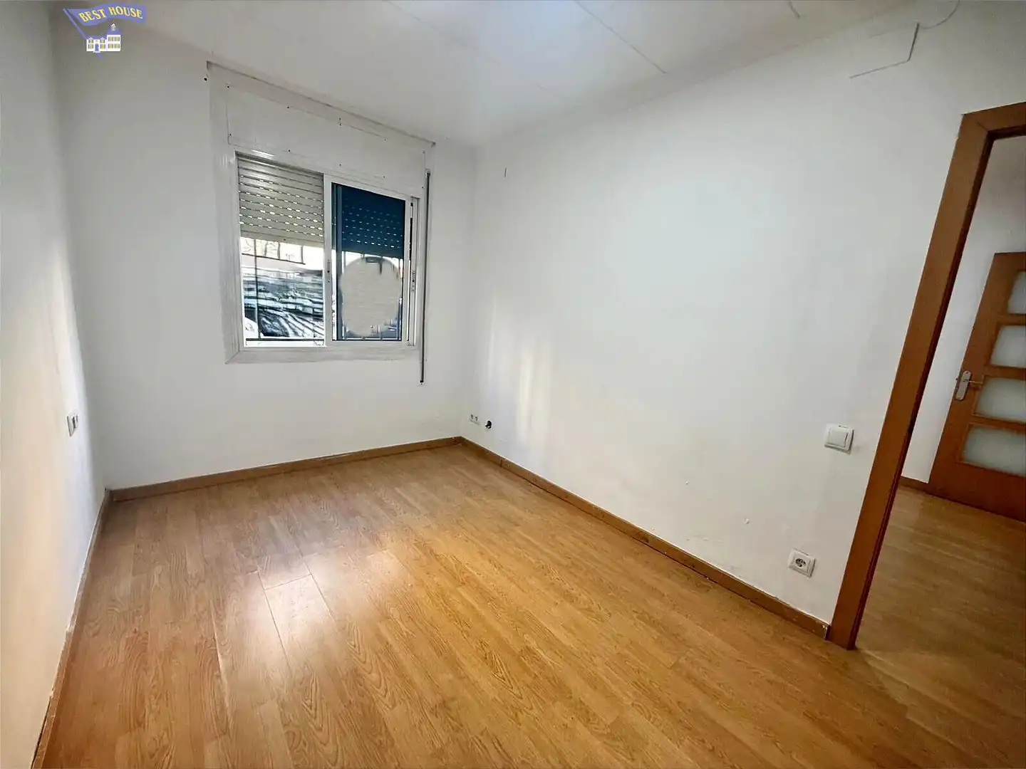 Schlafzimmer von Erdgeschoss zum Verkauf in Ripollet mit Parkett