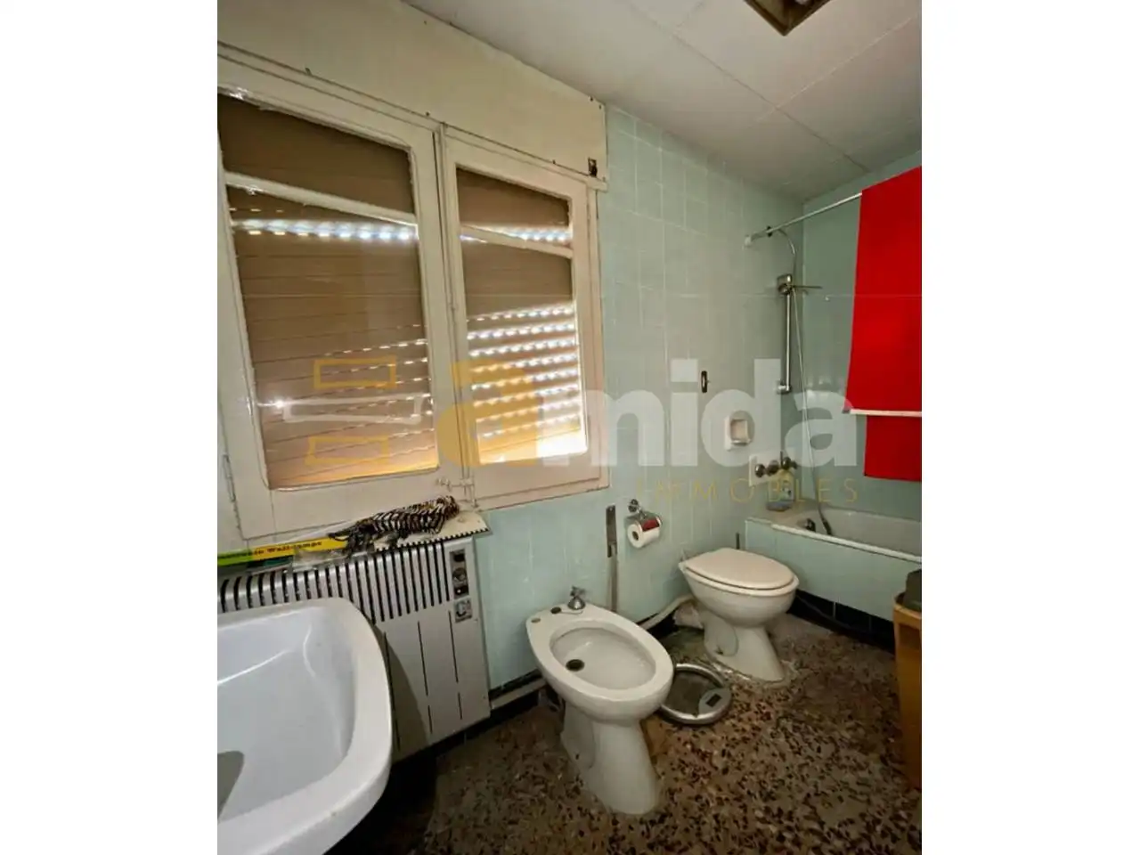 Badezimmer von Gebäude zum Verkauf in Sabadell
