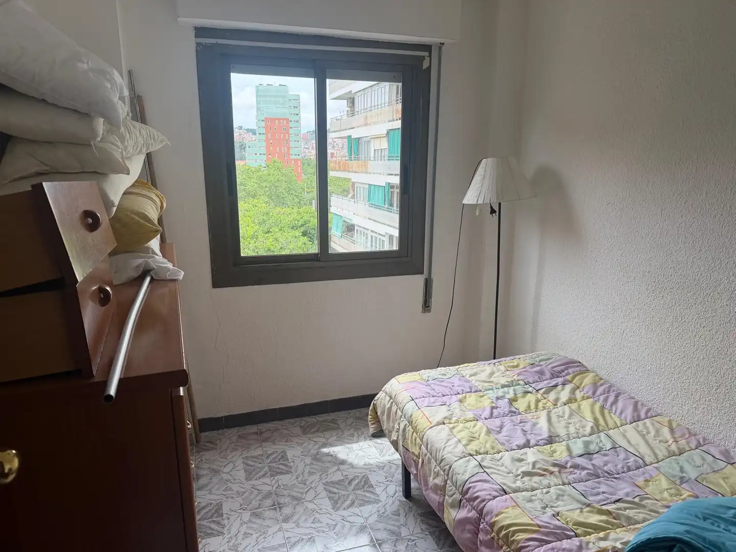 Habitación de Piso en venta en Barcelona con Amueblado y Balcón