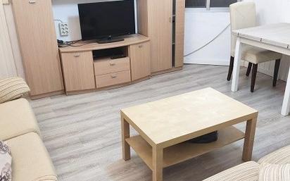 Sala d'estar de Apartament de lloguer en  Córdoba Capital amb Aire condicionat