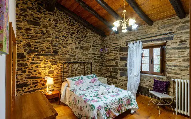 Dormitori de Casa o xalet en venda en Sober amb Calefacció, Jardí privat i Terrassa