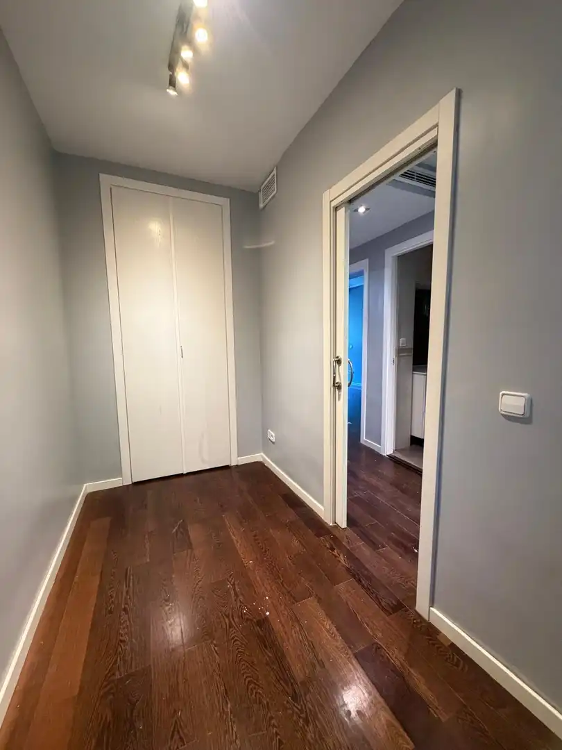 Flat for rent in Madrid  with Air Conditioner and Heating