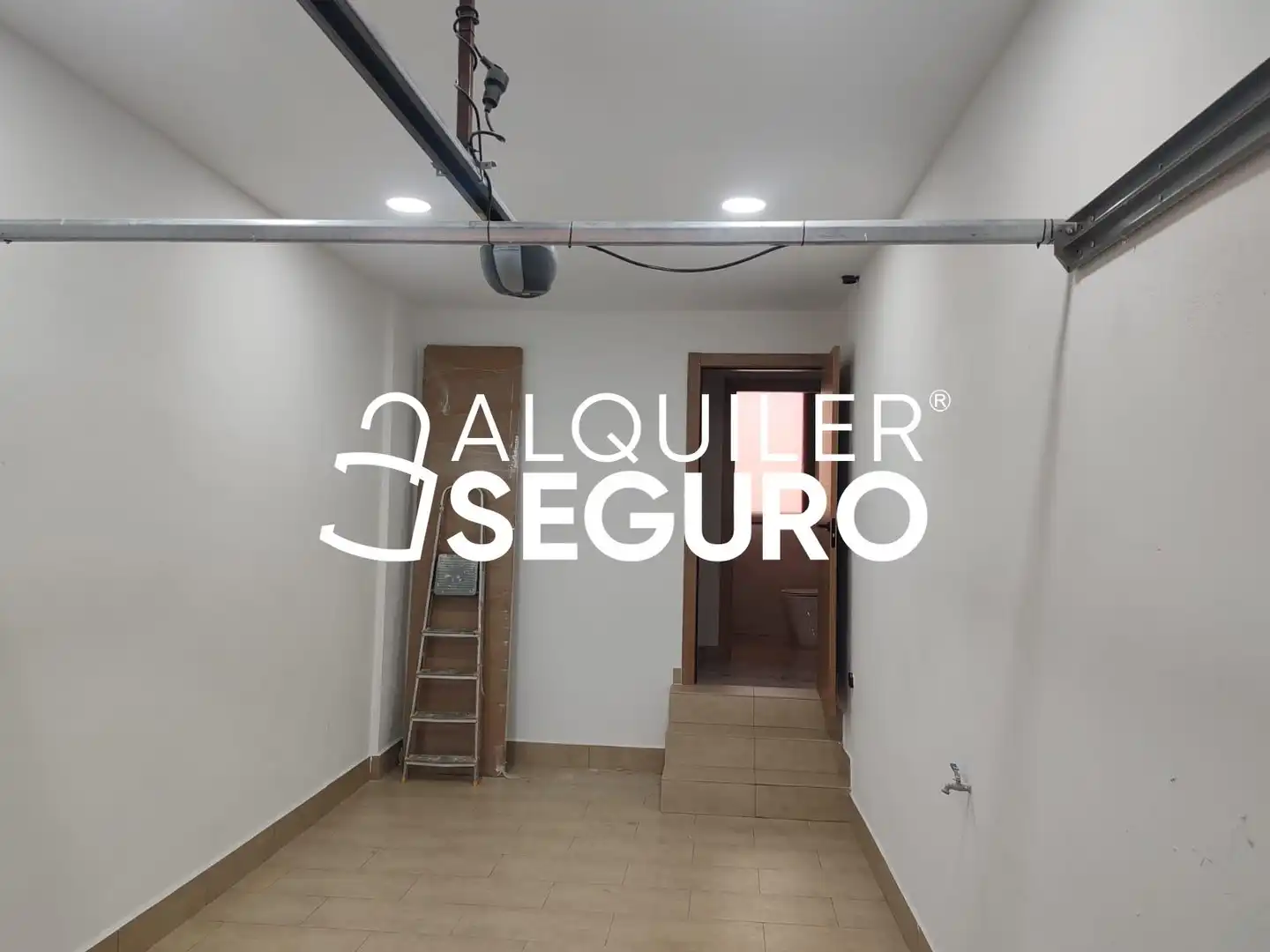 Casa o chalet de alquiler en Jun con Aire acondicionado, Terraza y Piscina