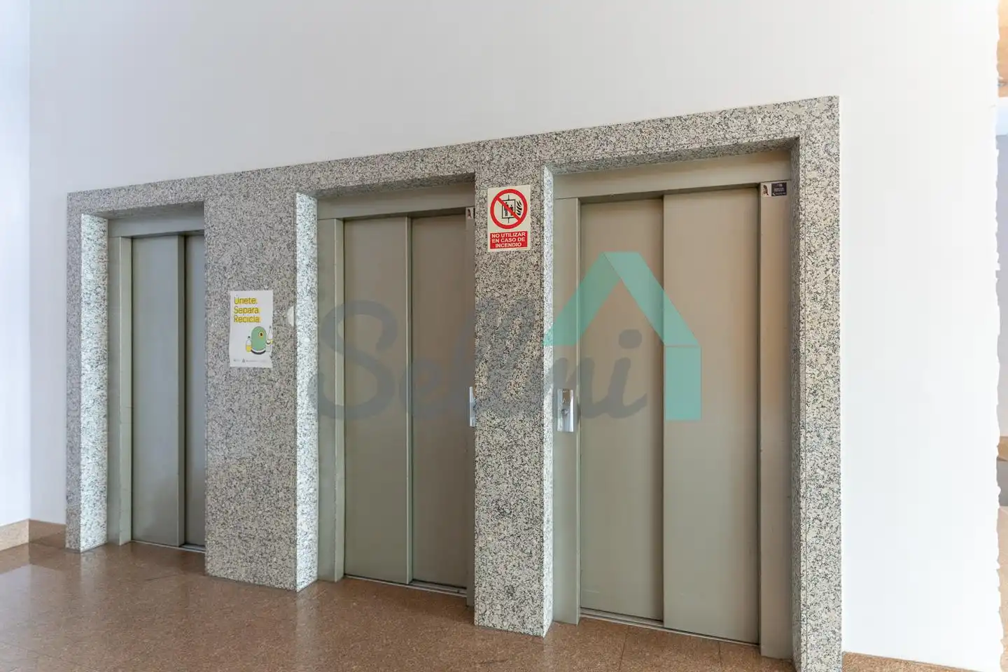 Estudio de alquiler en Avenida de Bruselas, HUCA - La Cadellada