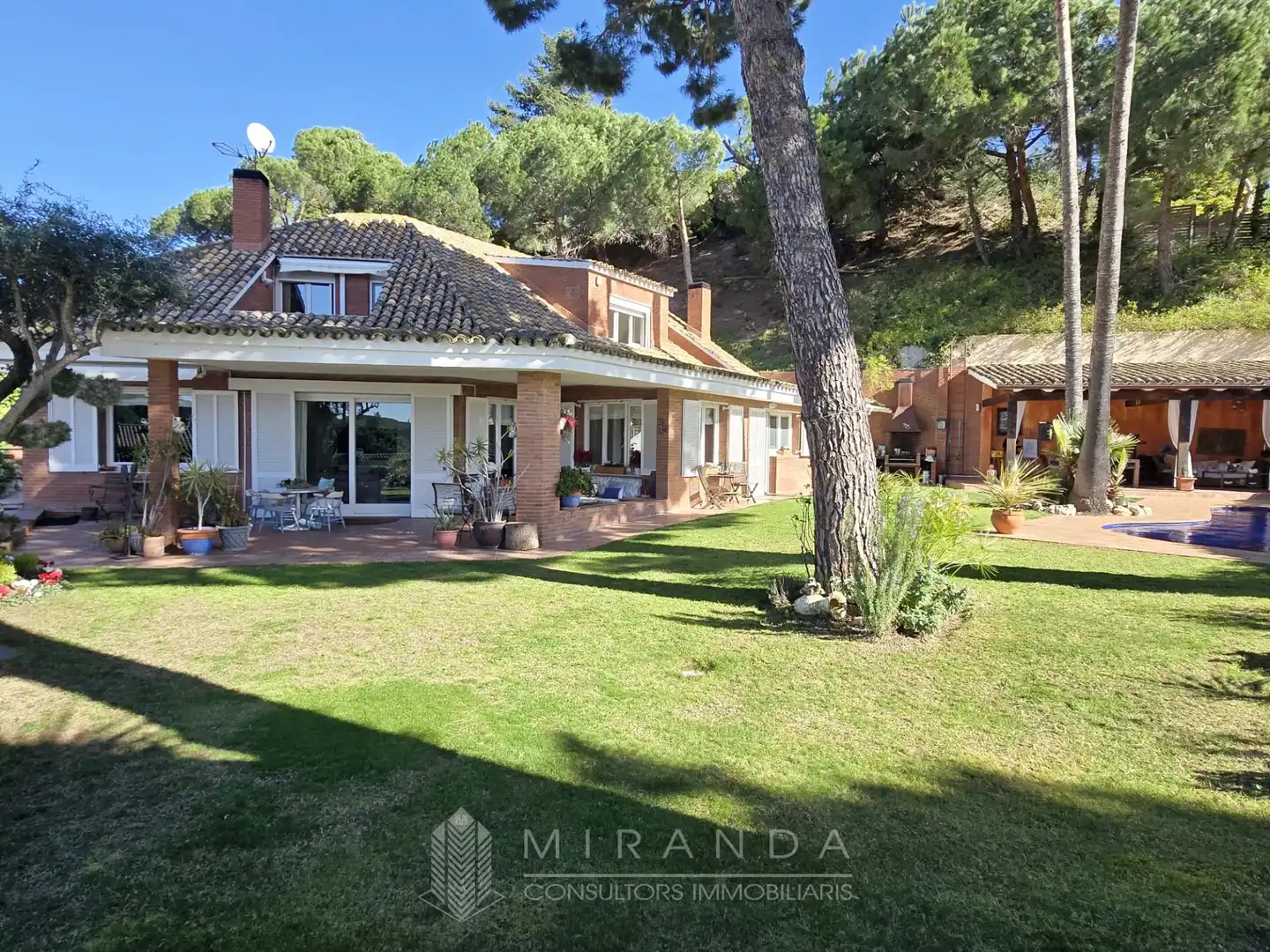 Villa con terrazza in vendita a Avinguda de les Bilbenyes, imagen 7