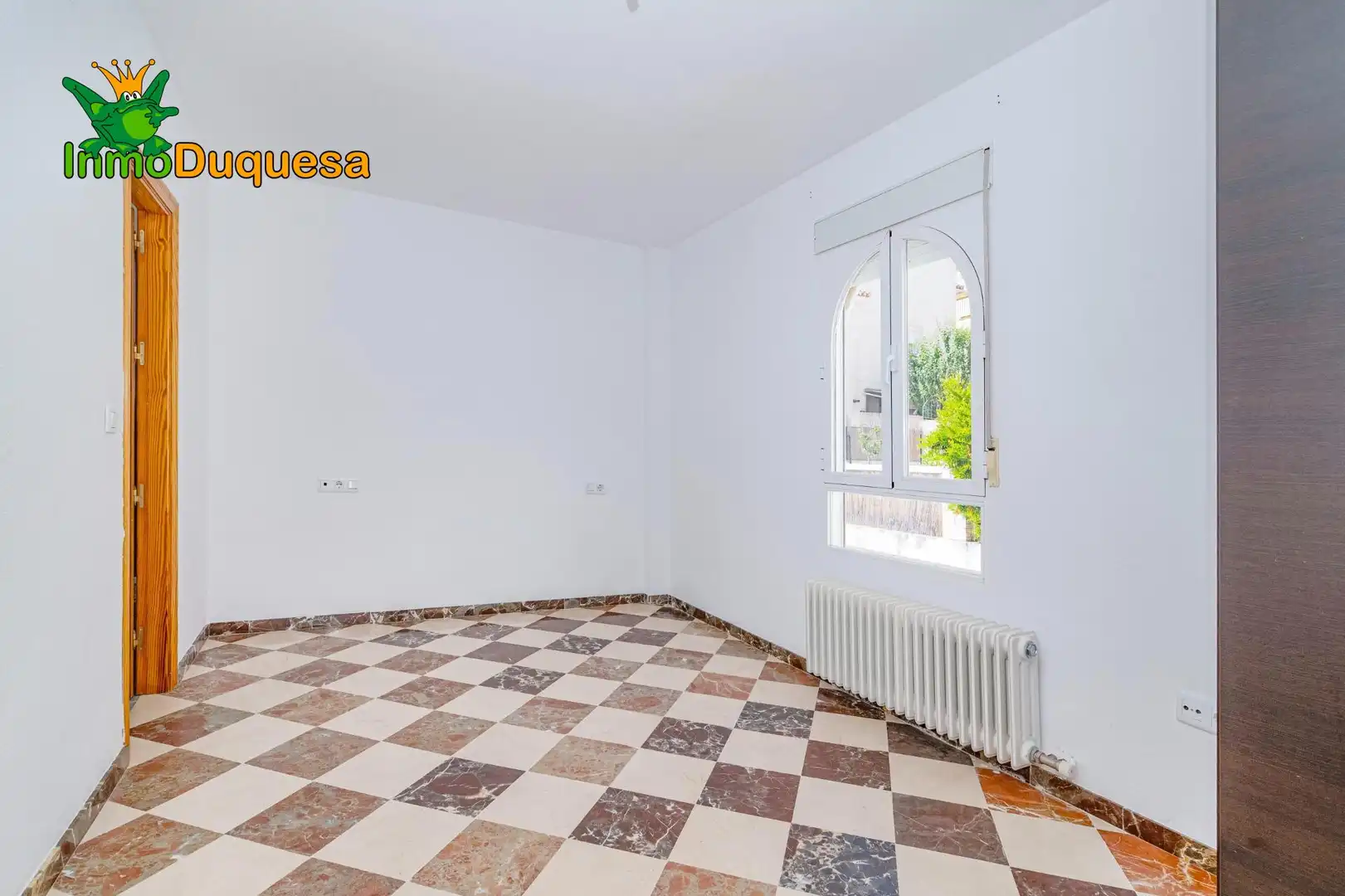 Casa adosada en venta en Gójar con Calefacción y Terraza