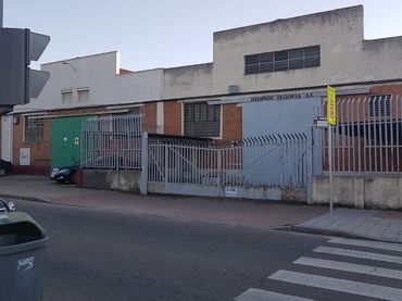 Industrial building for sale in Calle de Villabañez 70