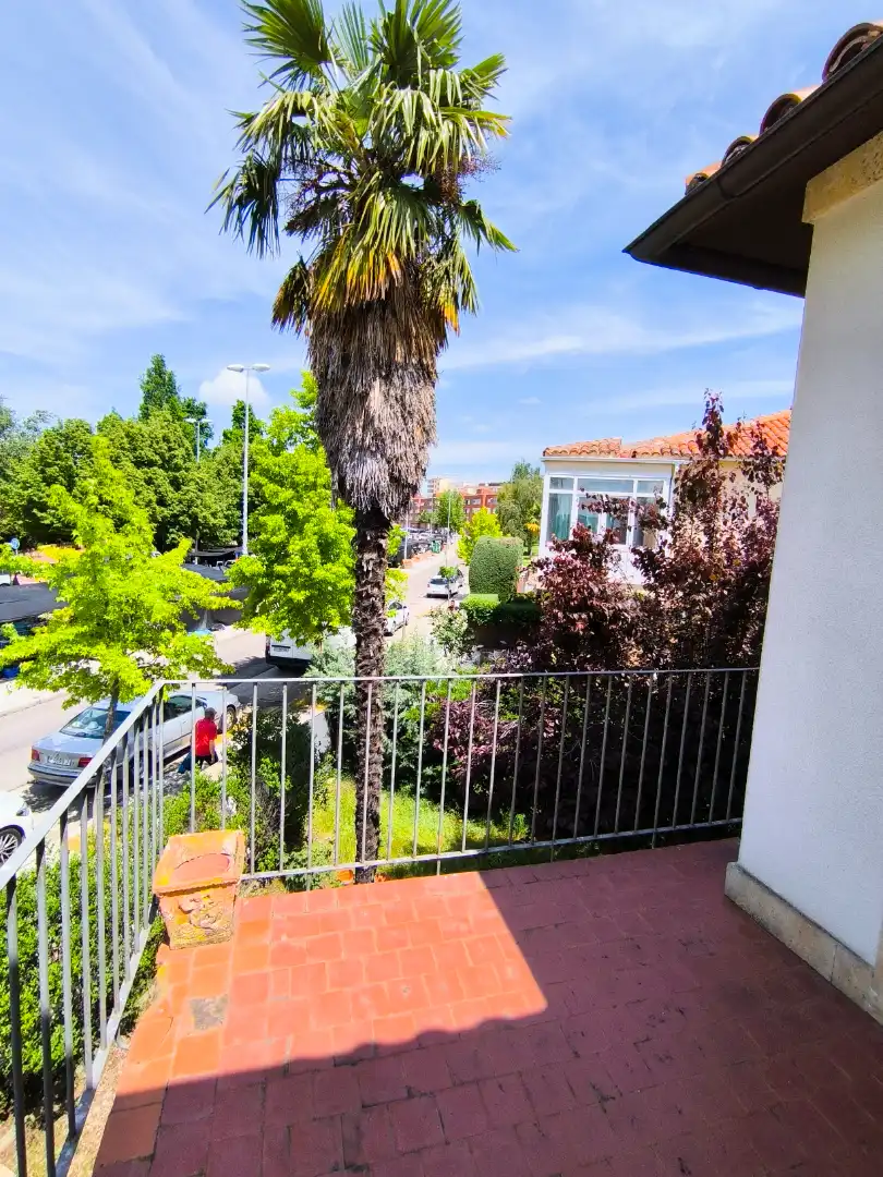 Vista exterior de Casa o xalet en venda en Palencia amb Calefacció, Jardí privat i Parquet