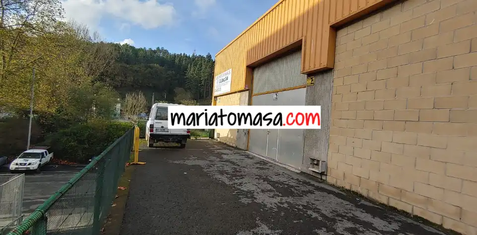 Vista exterior de Nau industrial en venda en Ugao- Miraballes