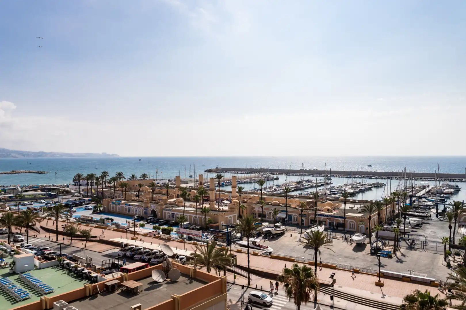 Exterior view of Study for sale in Fuengirola  with Air Conditioner, Terrace and Furnished