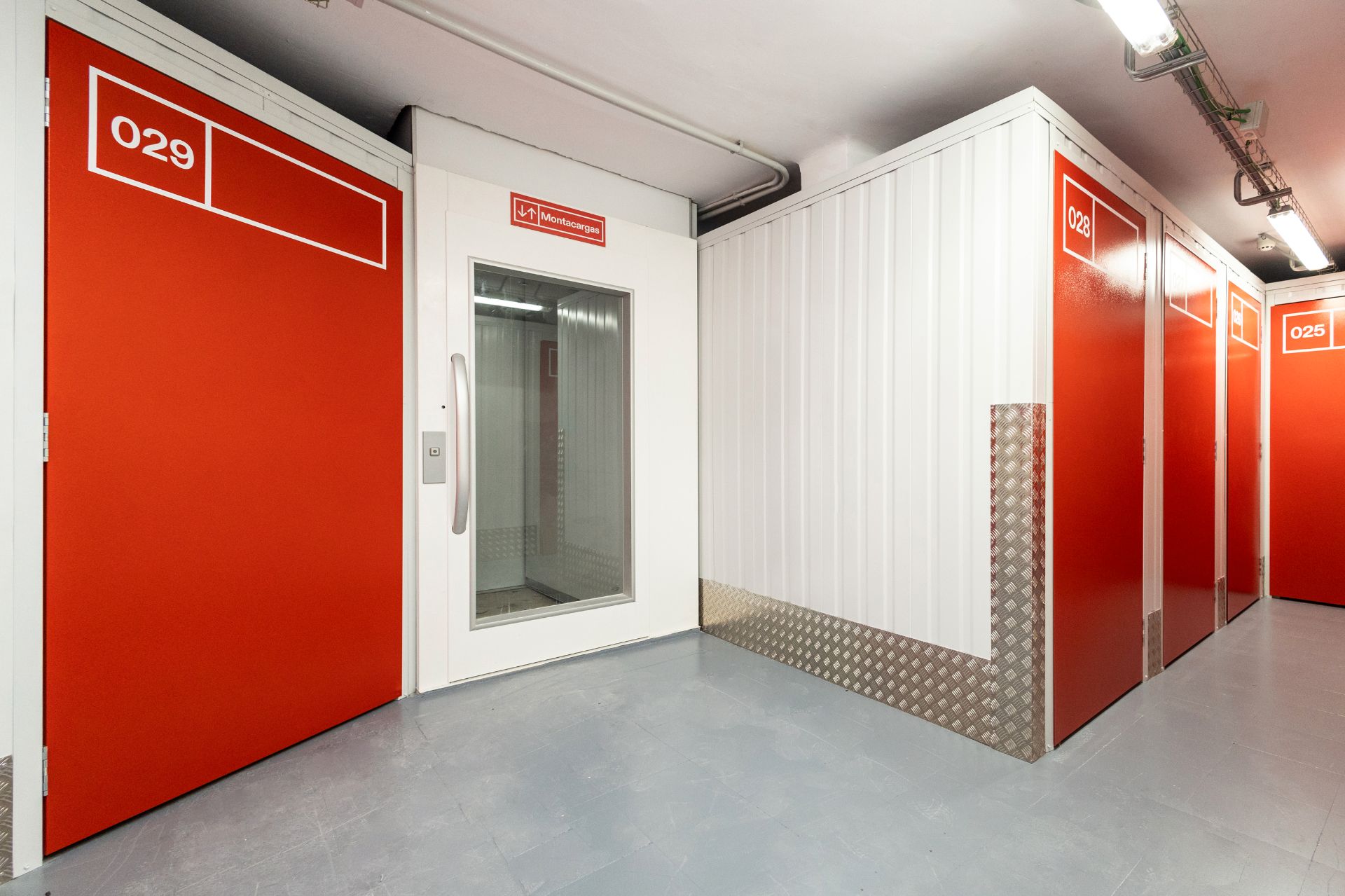 Box room to rent in L'Hospitalet de Llobregat  with Alarm