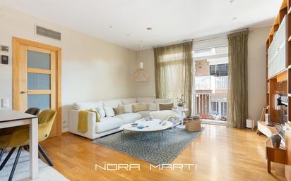 Living room of Flat for sale in  Barcelona Capital  with Air Conditioner, Heating and Terrace