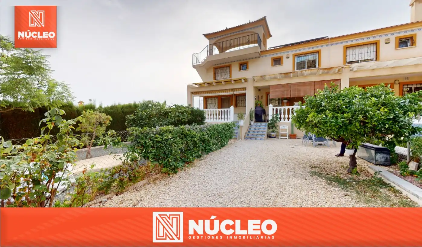 Vista exterior de Casa o chalet en venta en Busot con Jardín privado, Terraza y Amueblado