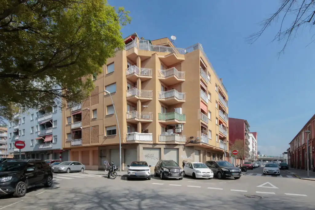 Vista exterior de Local en venta en Mollet del Vallès