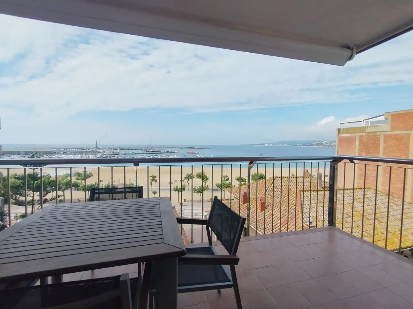 Terrasse von Wohnung zum Verkauf in Palamós mit Klimaanlage, Heizung und Terrasse