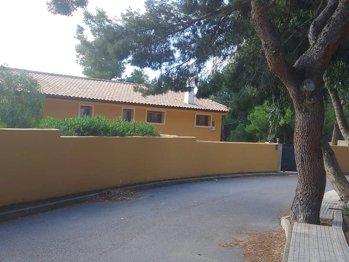 Vista exterior de Casa o xalet en venda en Tibi amb Aire condicionat, Jardí privat i Parquet