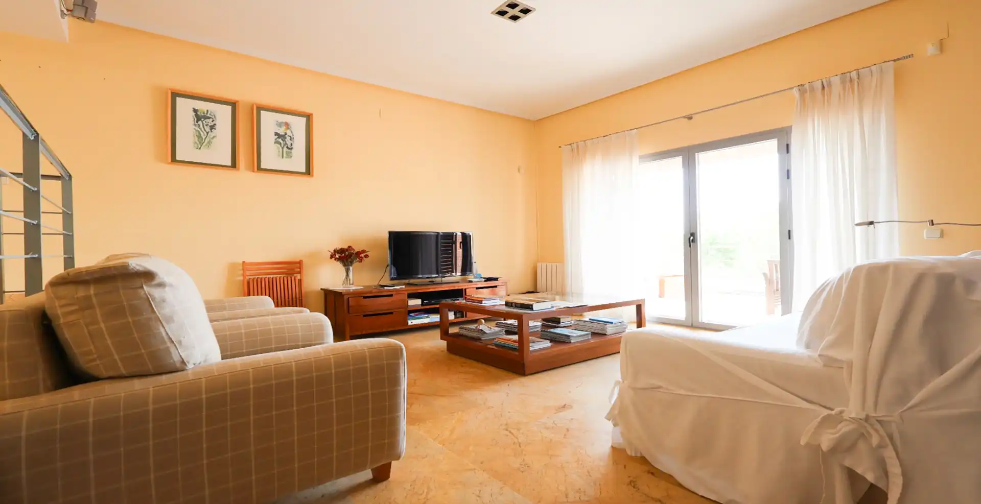 Sala d'estar de Casa adosada en venda en Toledo amb Jardí privat, Terrassa i Traster