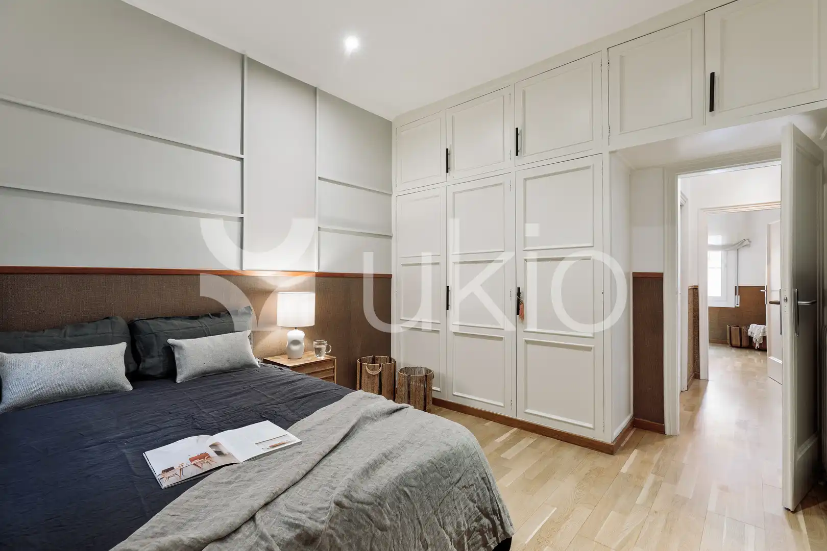 Dormitori de Apartament de lloguer en Barcelona amb Aire condicionat, Calefacció i Terrassa