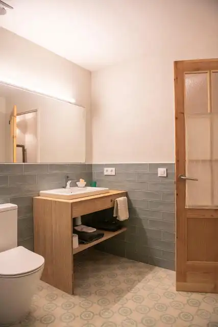 Bathroom of Flat for rent in Girona  with Heating, Terrace and Furnished