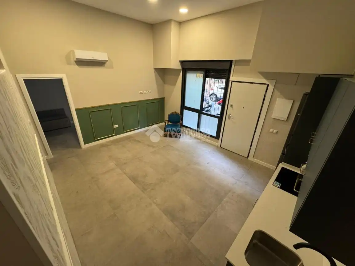 Flat for rent in Sevilla  with Air Conditioner