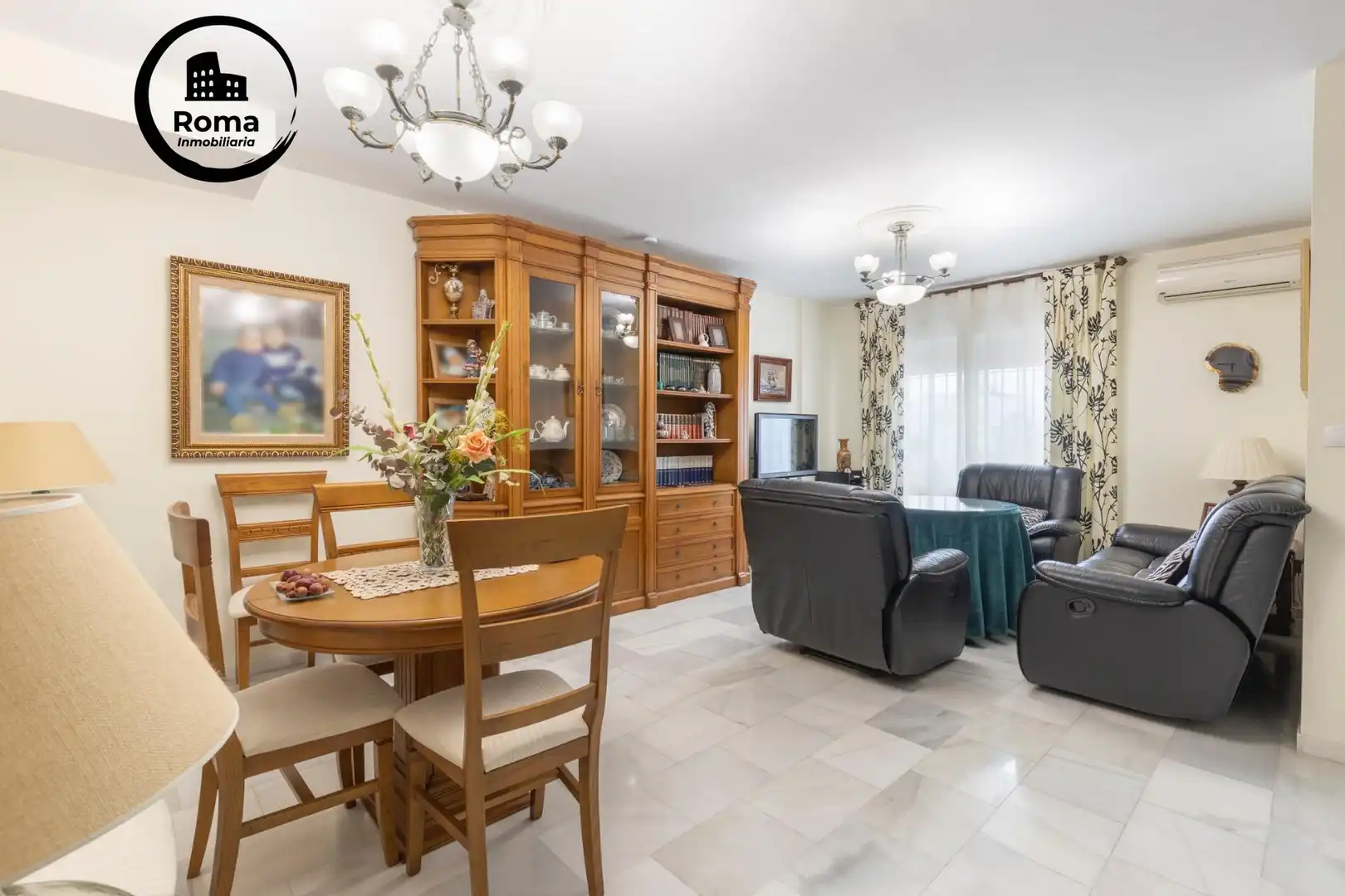 Wohnzimmer von Einfamilien-Reihenhaus zum Verkauf in Vegas del Genil mit Klimaanlage, Heizung und Terrasse