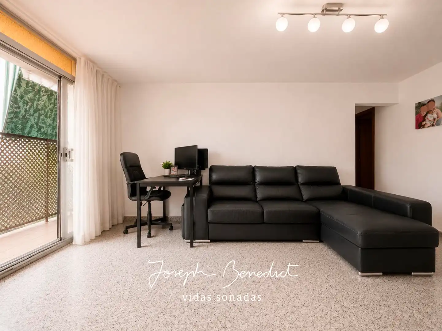 Living room of Flat for sale in L'Hospitalet de Llobregat  with Air Conditioner, Heating and Terrace