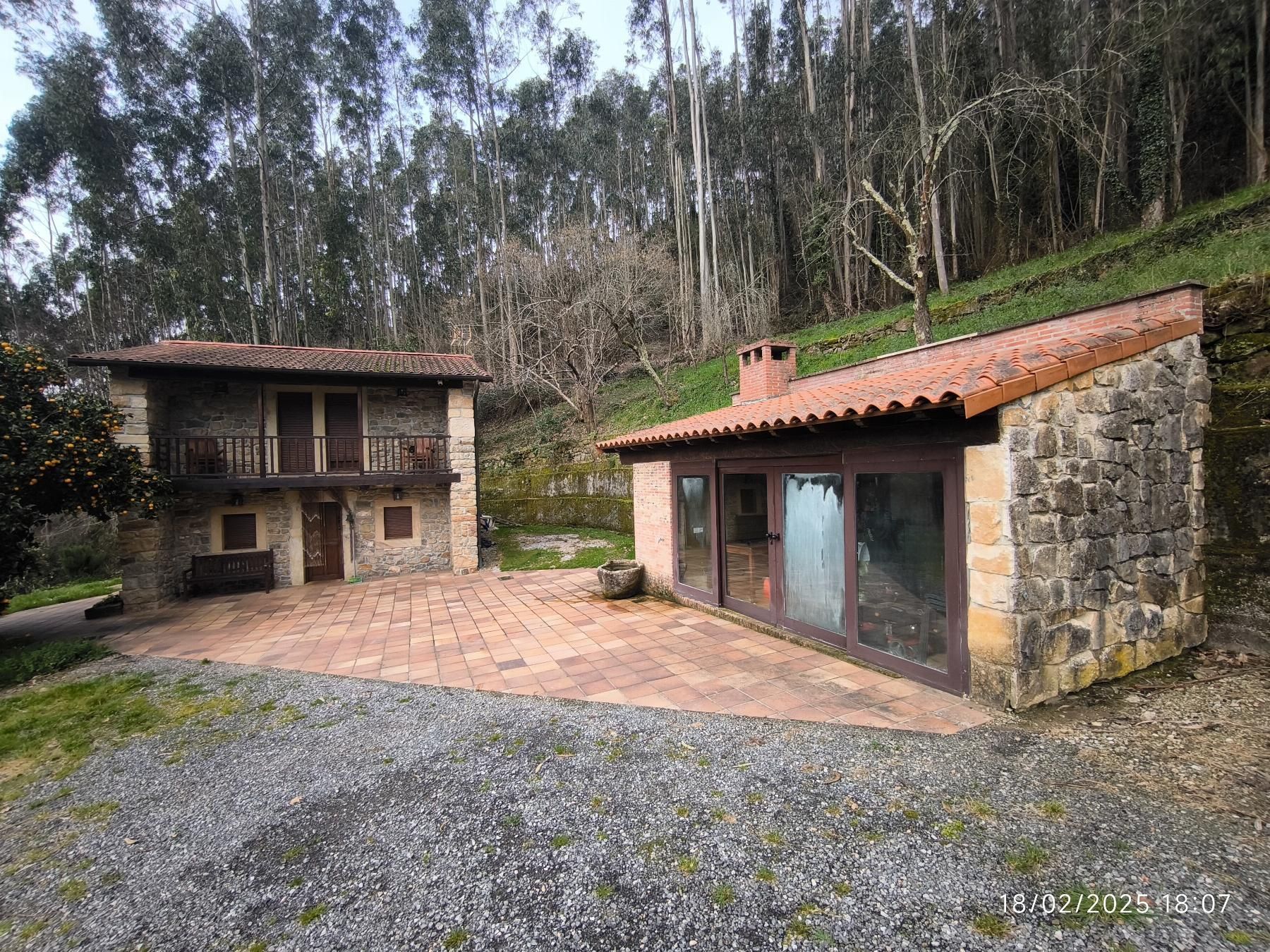 Vista exterior de Casa o xalet en venda en Villaviciosa amb Aire condicionat i Calefacció