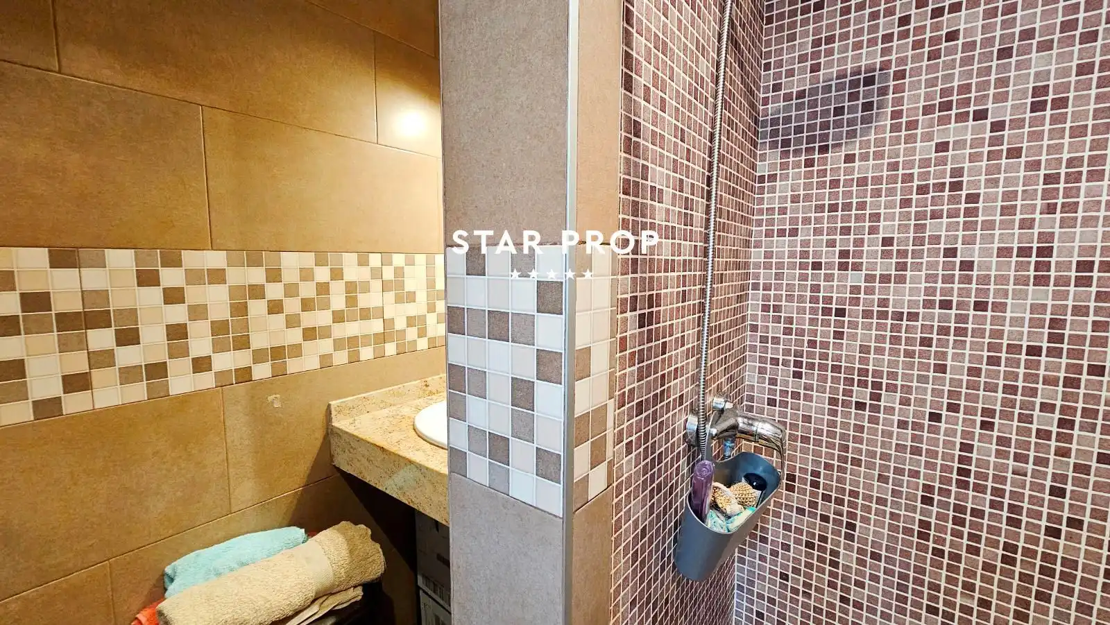 Baño de Piso en venta en Llançà con Jardín privado, Terraza y Trastero