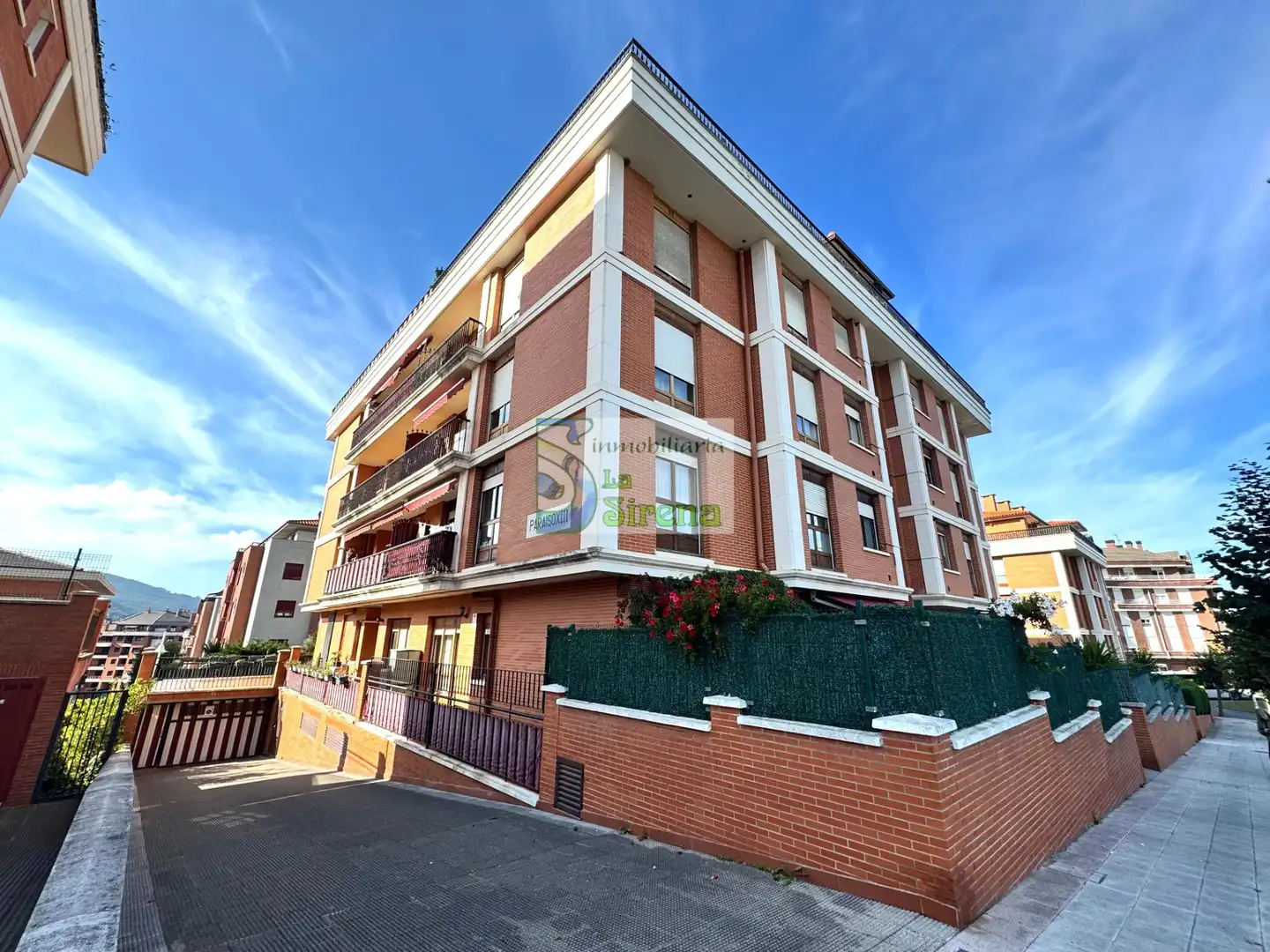 Vista exterior de Piso en venta en Castro-Urdiales con Calefacción, Terraza y Trastero