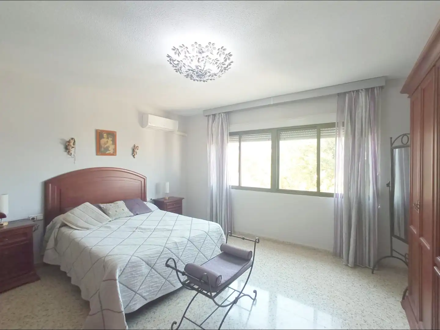 Dormitori de Apartament de lloguer en Granada amb Aire condicionat, Calefacció i Terrassa