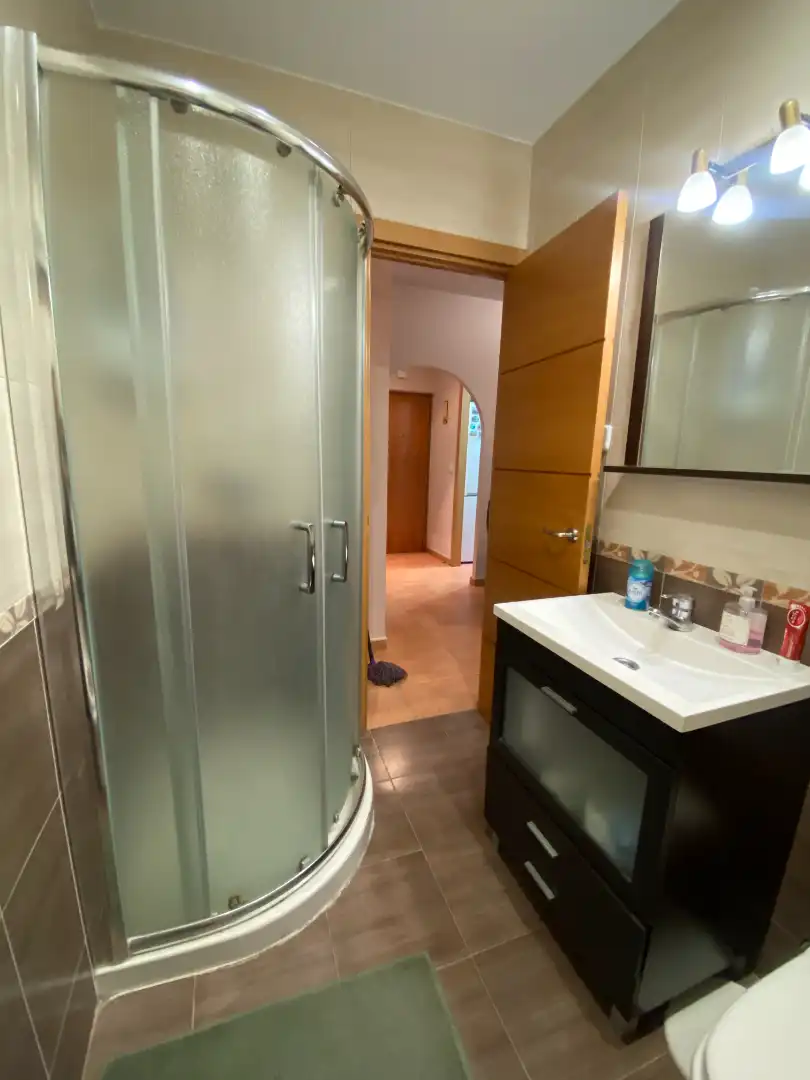 Bathroom of Flat for rent in Madrid  with Heating, Furnished and Washing machine