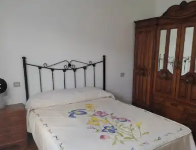 Schlafzimmer von Wohnung zur Miete in Santiago de Compostela  mit Möbliert