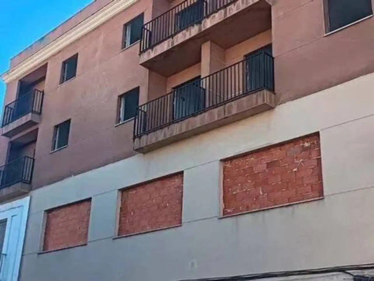 Vista exterior de Edificio en venta en Ocaña