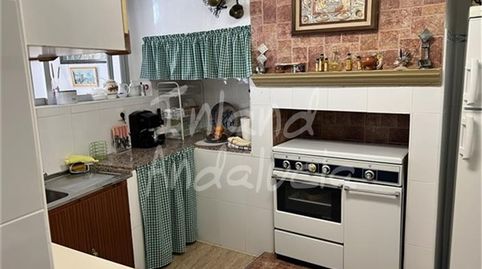 Foto 3 de Casa adosada en venta en Castillo de Locubín, Jaén