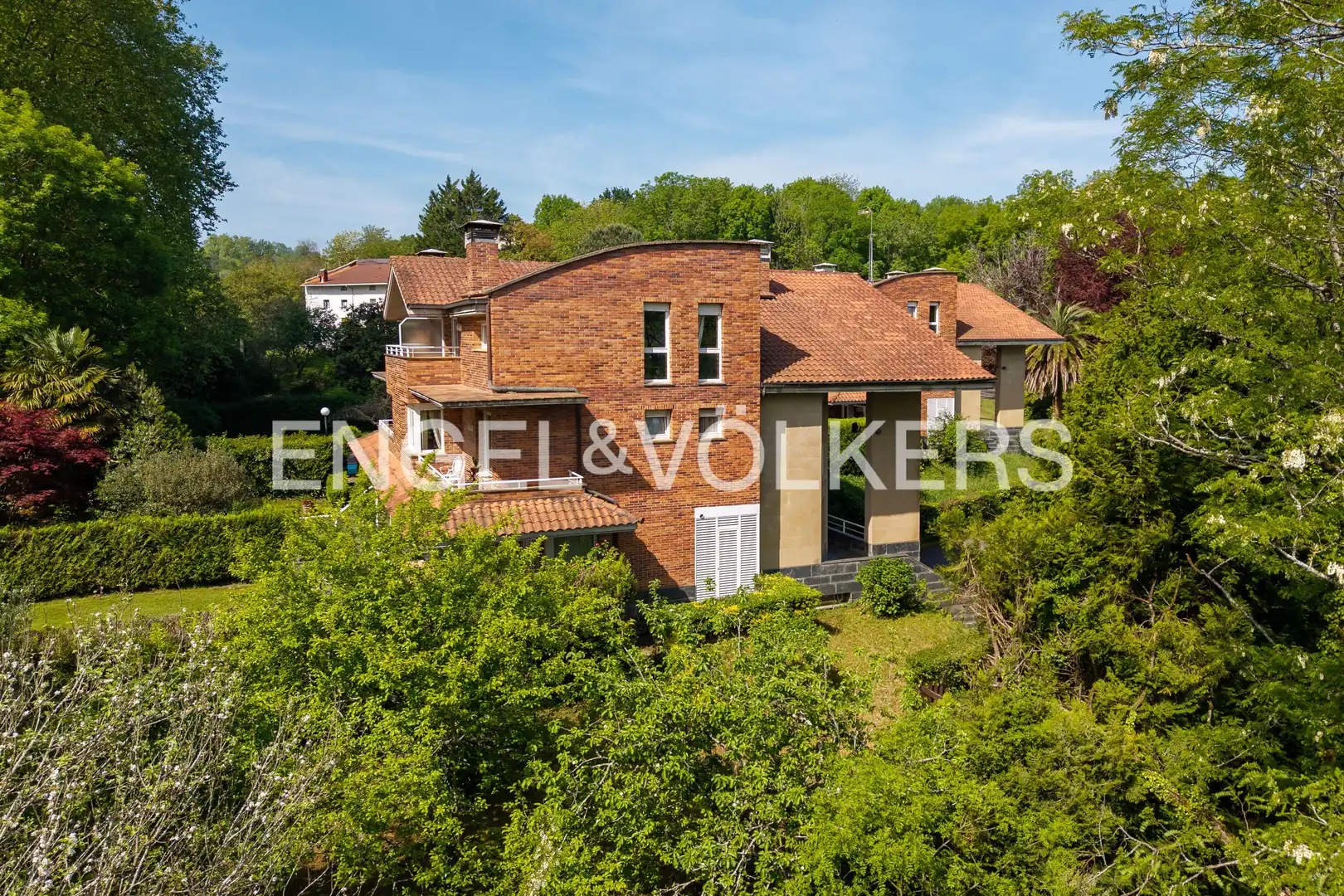 Vista exterior de Finca rústica en venda en Hernani amb Calefacció, Jardí privat i Terrassa