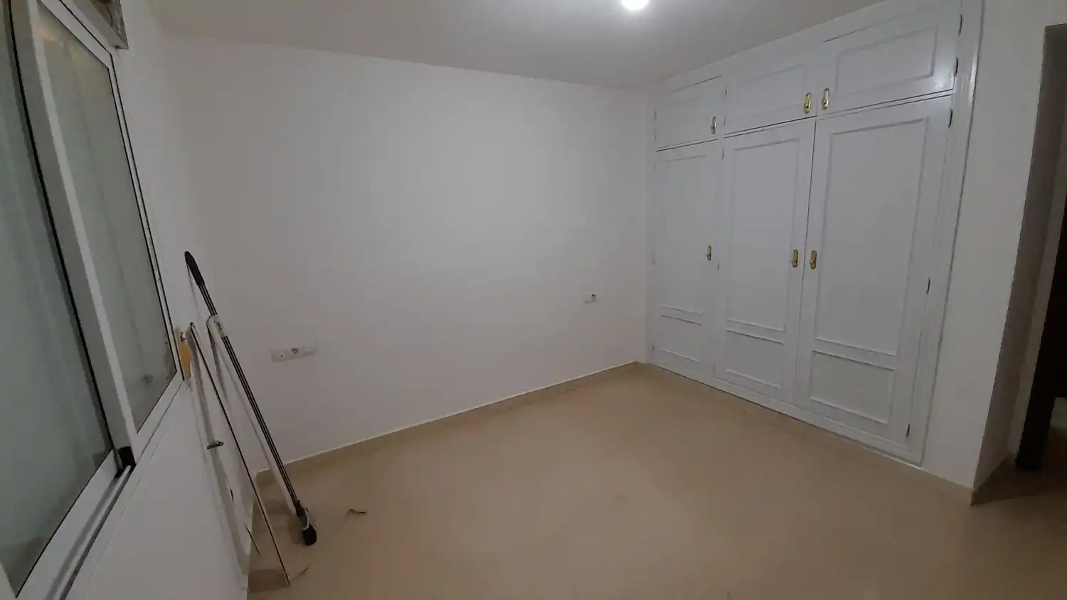 Wohnung zum Verkauf in Málaga mit Klimaanlage, Privatgarten und Terrasse