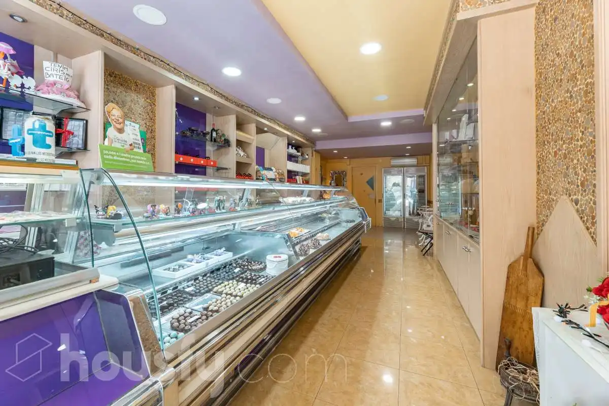 Commercial properties for sale in Barcelona  with Air Conditioner and Furnished