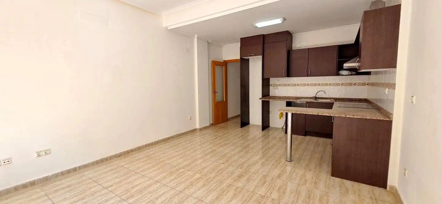 Cocina de Piso en venta en Almoradí con Balcón y Piscina comunitaria