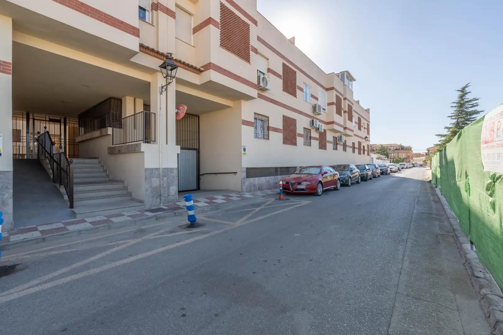 Vista exterior de Pis en venda en Churriana de la Vega amb Piscina comunitària