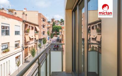 Vista exterior de Dúplex en venda en Sant Just Desvern amb Aire condicionat, Calefacció i Parquet