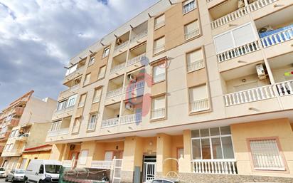 Vista exterior de Apartament en venda en Guardamar del Segura amb Aire condicionat, Calefacció i Terrassa