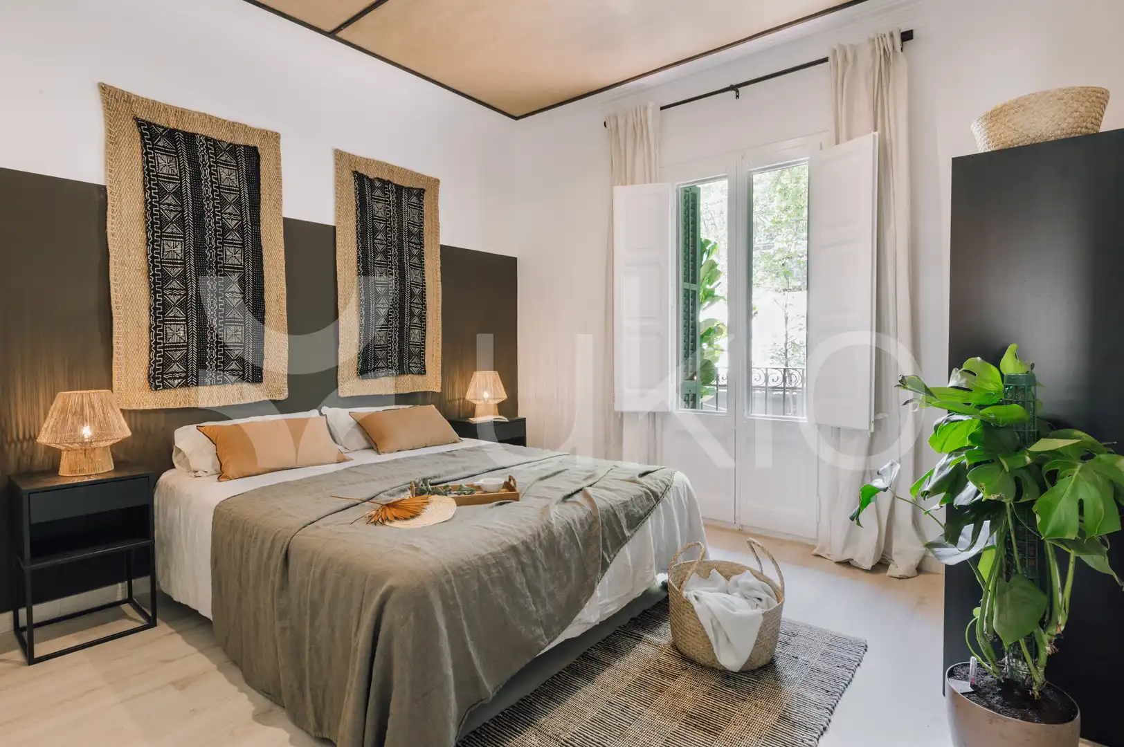 Dormitori de Apartament de lloguer en Barcelona amb Aire condicionat, Calefacció i Moblat