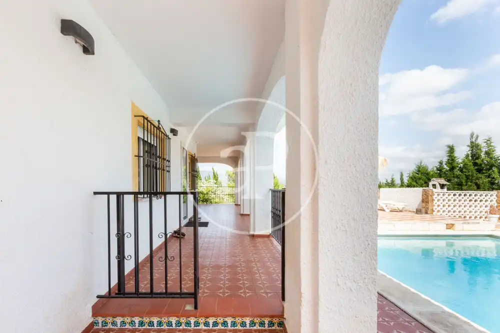 Terrassa de Casa o xalet en venda en La Pobla de Vallbona amb Aire condicionat, Calefacció i Jardí privat