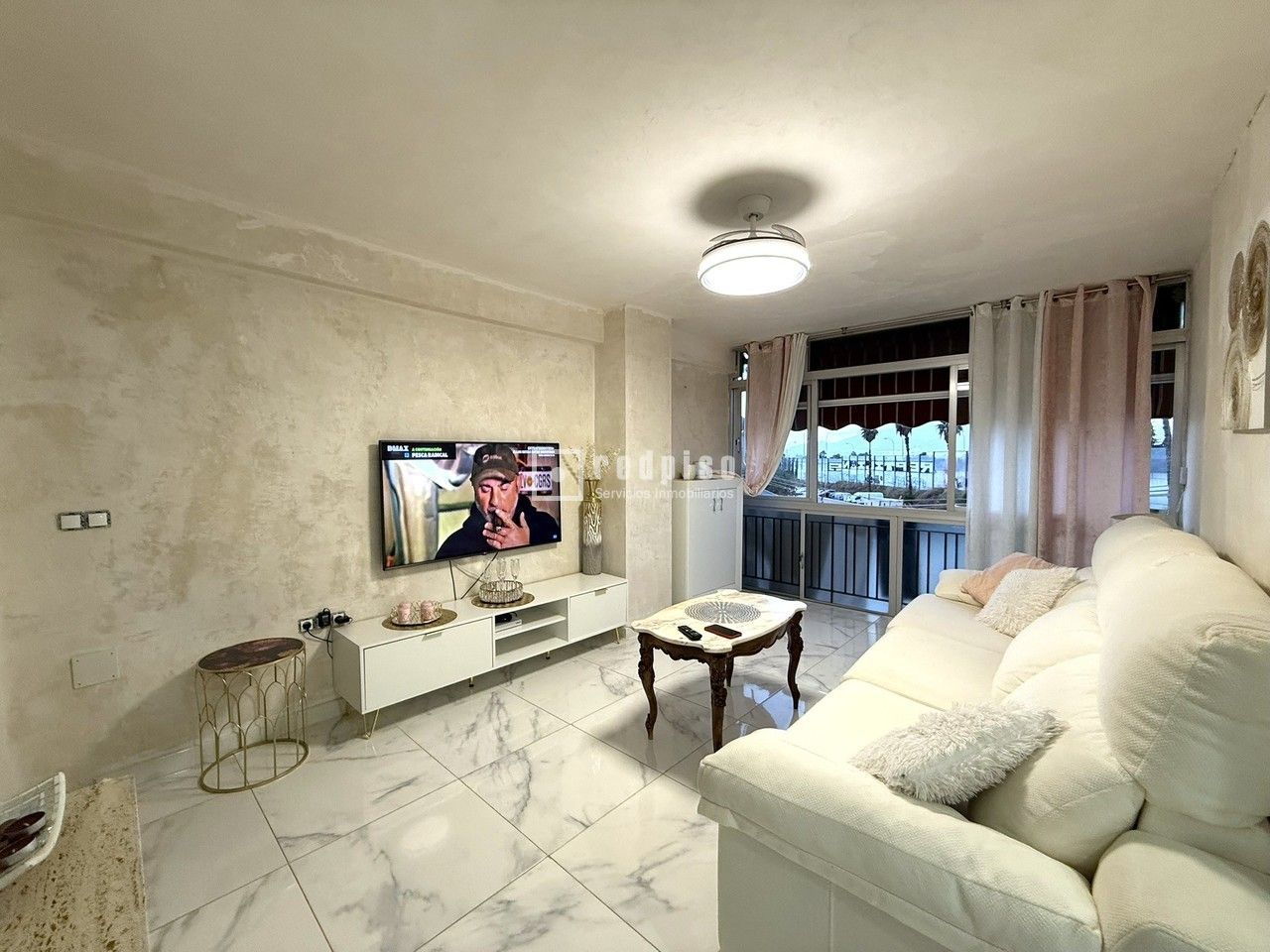 Sala d'estar de Pis en venda en Málaga Capital amb Aire condicionat i Moblat