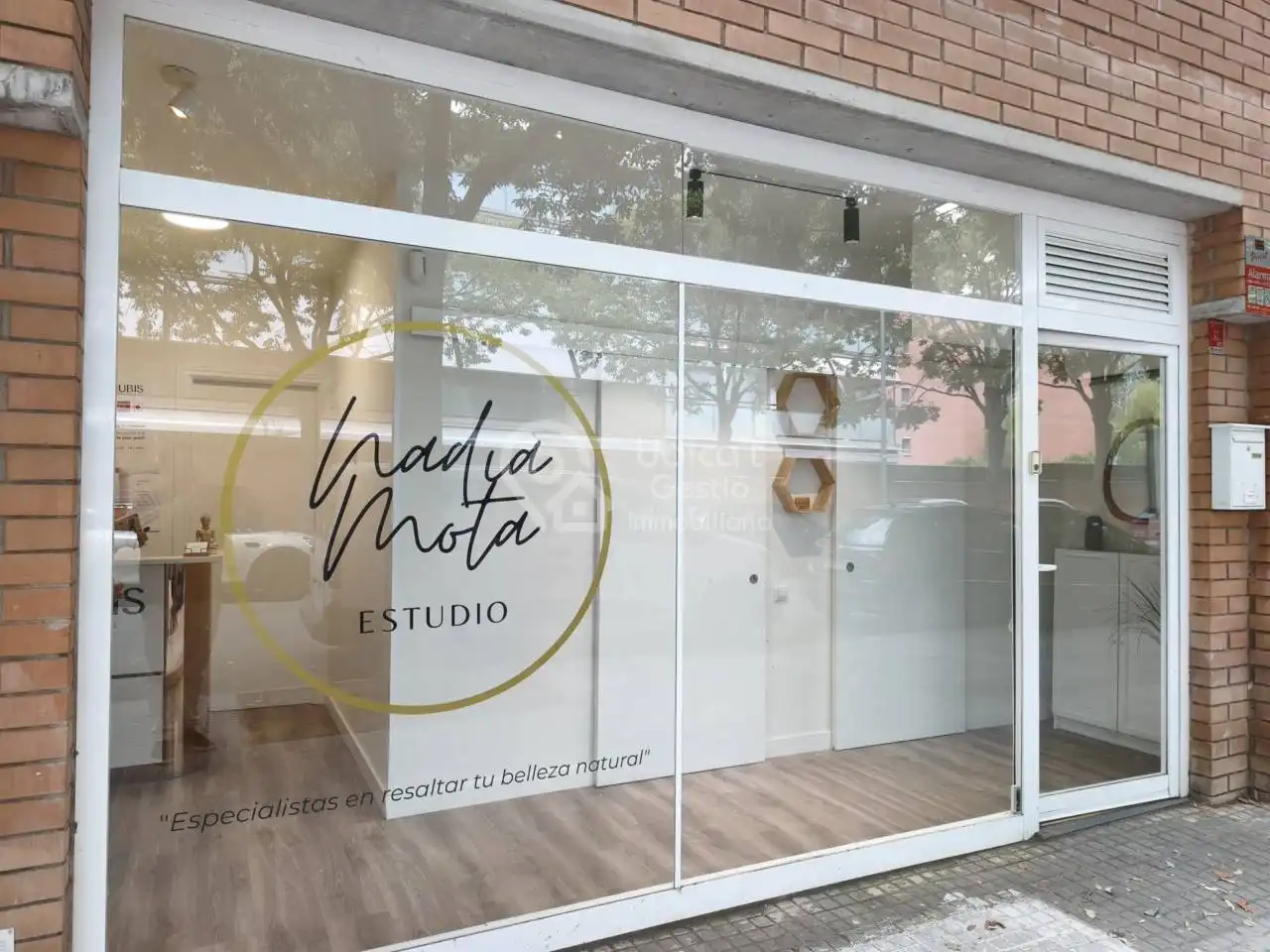 Local comercial en traspàs a Calle PAU CASALS, imagen 2