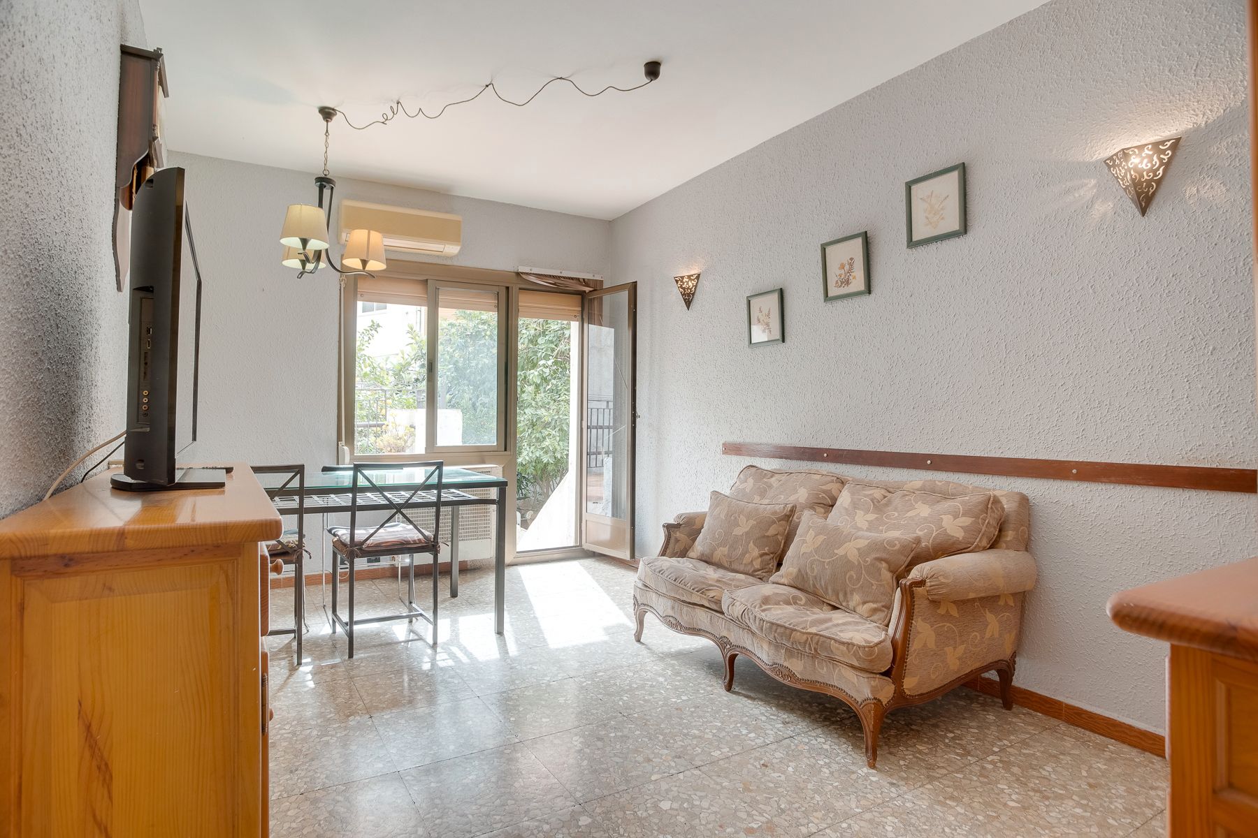 Sala de estar de Planta baja en venta en Sant Adrià de Besòs con Calefacción, Terraza y Trastero