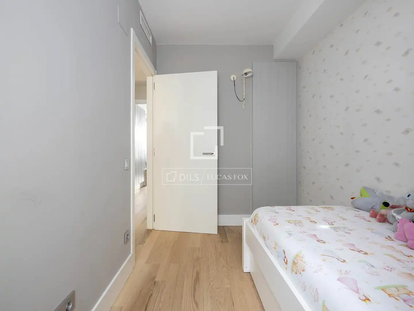 Schlafzimmer von Dachboden zum Verkauf in Barcelona mit Klimaanlage, Heizung und Parkett