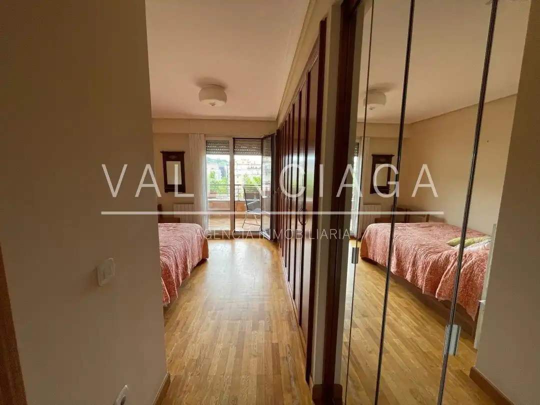 Flat with terrace to rent in José Maria Sert Plaza, imagen 16