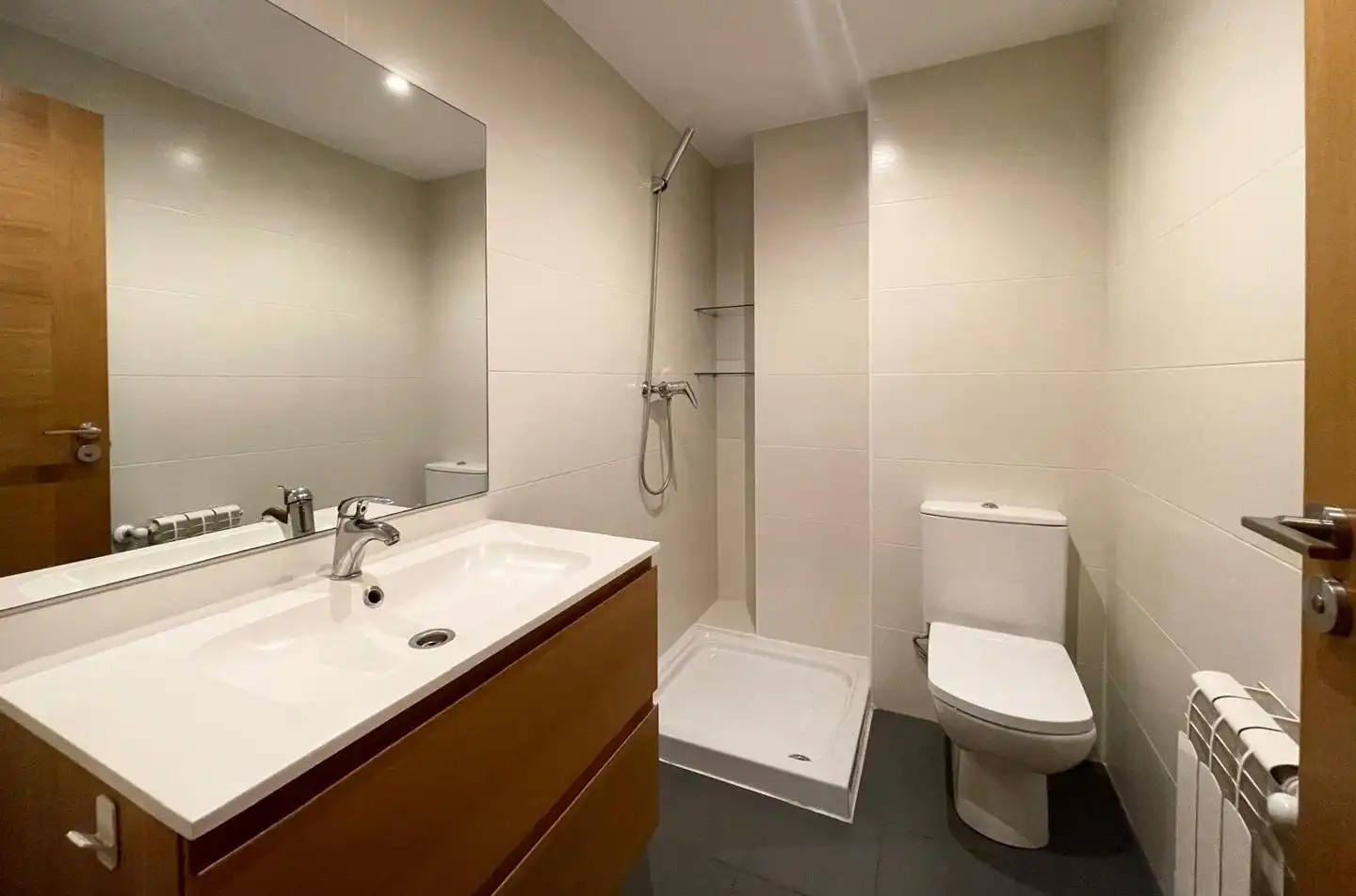 Bathroom of Flat for sale in A Coruña Capital   with Heating and Storage room