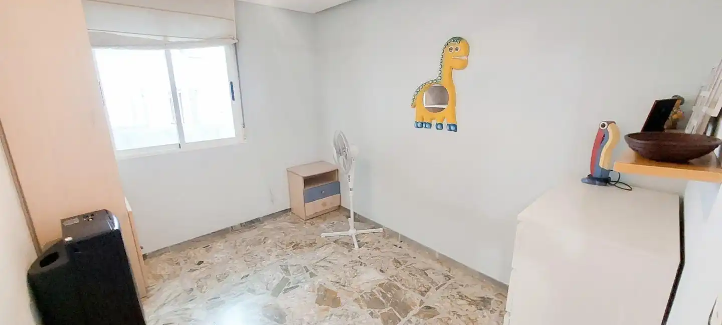 Piso de alquiler en Elche / Elx con Amueblado y Balcón
